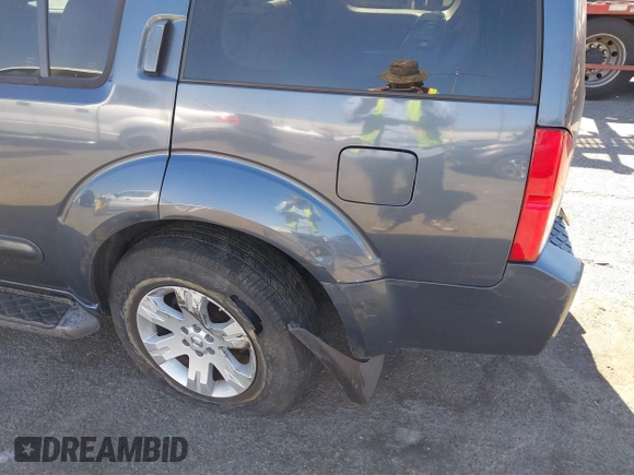 2005 Nissan Pathfinder SE with VIN 5N1AR18U05C741080, listed as a IAAI auction lot 40671277 with 215,693 mi miles. Bid and sale history available at carsss.com. Image 6.