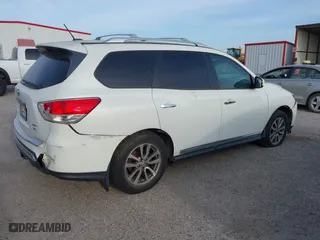 2014 Nissan Pathfinder S with VIN 5N1AR2MM7EC689345, listed as a IAAI auction lot 41868799 with 101,068 mi miles. Bid and sale history available at carsss.com. Image 4.