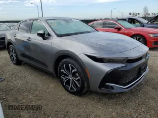 2023 Toyota Crown XLE z VIN JTDAAAAF7P3002461, wystawiony jako Copart lot #40628174 z przebiegiem Nie podano mil oraz . Historia ofert i sprzedaży dostępna na DreamBid. Obrazek 4.