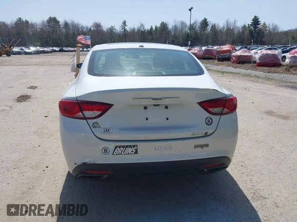 2015 Chrysler 200 S with VIN 1C3CCCBB6FN573571, listed as a IAAI auction lot 42125624 with 171,933 mi miles. Bid and sale history available at carsss.com. Image 15.