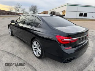 2017 BMW 7 Series ALPINA B7 xDrive z VIN WBA7F2C51HG421516, wystawiony jako Copart lot #61215705 z przebiegiem 87 765 mil mil oraz Czysty tytuł • Clean title. Historia ofert i sprzedaży dostępna na DreamBid. Obrazek 3.