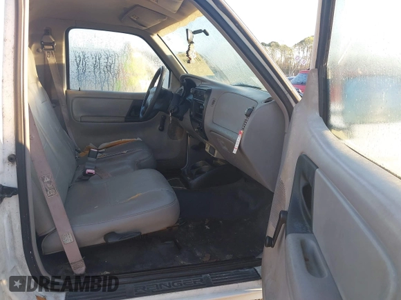 2000 Ford Ranger XL with VIN 1FTYR10VXYTA44706, listed as a IAAI auction lot 41783769 with 176,375 mi miles. Bid and sale history available at carsss.com. Image 5.