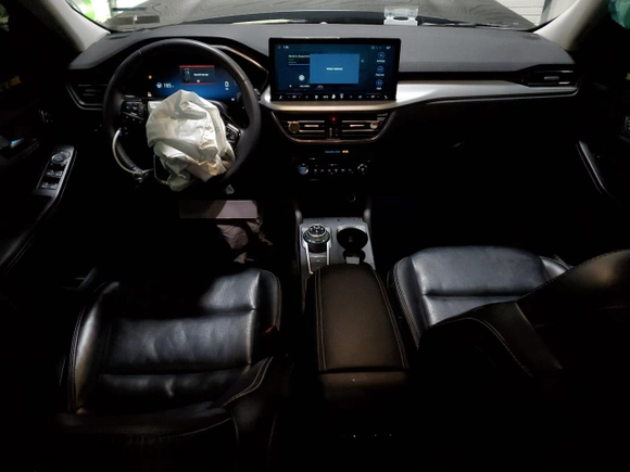 2024 Ford Escape Platinum with VIN 1FMCU9JA8RUA68559, listed as a Copart auction lot 44726765 with 17,442 mi miles and Salvage Title. Bid and sale history available at DreamBid. Image 8.
