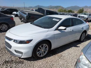 2018 Chevrolet Malibu LT z VIN 1G1ZD5ST3JF275613, wystawiony jako Copart lot #60293545 z przebiegiem 112 845 mil mil oraz Czysty tytuł • Clean title. Historia ofert i sprzedaży dostępna na DreamBid. Obrazek 1.