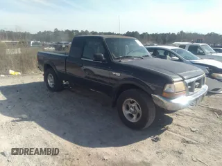 2000 Ford Ranger XL with VIN 1FTZR15V7YPB36006, listed as a IAAI auction lot 41655067 with 215,693 mi miles. Bid and sale history available at carsss.com. Image 1.