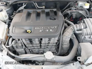 2012 Chrysler 200 Limited with VIN 1C3CCBCB4CN191088, listed as a IAAI auction lot 41629577 with 187,331 mi miles. Bid and sale history available at carsss.com. Image 10.