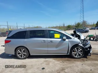 2024 Honda Odyssey Touring с VIN 5FNRL6H88RB046282, выставлен на аукционе IAAI как лот 42223669 с пробегом Не указан миль и . История ставок и продаж доступна на DreamBid. Изображение 13.