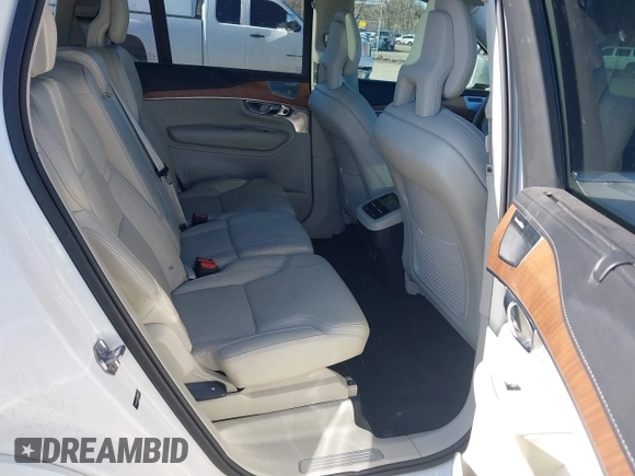 2018 Volvo XC90 Inscription with VIN YV4A22PL0J1386504, listed as a IAAI auction lot 41751916 with 73,081 mi miles. Bid and sale history available at carsss.com. Image 8.