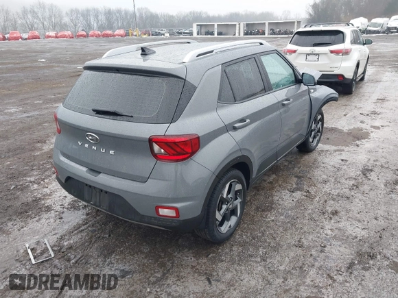 2021 Hyundai Venue Denim z VIN KMHRC8A38MU098601, wystawiony jako IAAI lot #41475810 z przebiegiem 132 647 mil mil oraz . Historia ofert i sprzedaży dostępna na DreamBid. Obrazek 4.