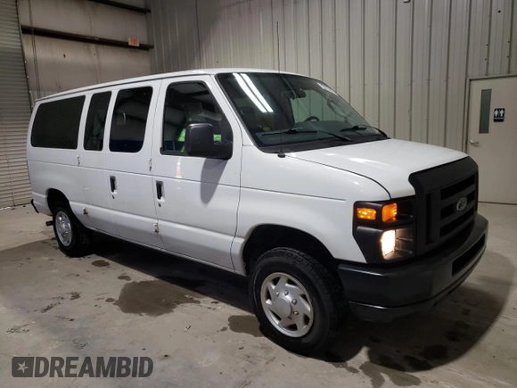2009 Ford Econoline Passenger XL z VIN 1FMNE11W59DA81563, wystawiony jako Copart lot #54189524 z przebiegiem 81 649 mil mil oraz Czysty tytuł • Clean title. Historia ofert i sprzedaży dostępna na DreamBid. Obrazek 4.
