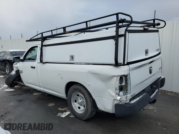 2020 Ram 1500 Tradesman z VIN 3C6JR7DT1LG260552, wystawiony jako Copart lot #49009535 z przebiegiem 107 514 mil mil oraz Szkoda całkowita • Salvage title. Historia ofert i sprzedaży dostępna na DreamBid. Obrazek 2.
