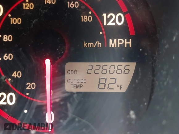 2006 Toyota Matrix STD z VIN 2T1KR32E96C579254, wystawiony jako IAAI lot #42510755 z przebiegiem 226 066 mil mil oraz . Historia ofert i sprzedaży dostępna na DreamBid. Obrazek 7.