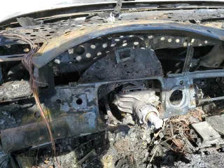 1996 Audi A6 z VIN WAUGC84A2TN092725, wystawiony jako Copart lot #49335395 z przebiegiem Nie podano mil oraz Szkody całkowita. Historia ofert i sprzedaży dostępna na DreamBid. Obrazek 9.
