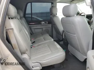 2006 Lincoln Navigator Luxury with VIN 5LMFU285X6LJ16221, listed as a Copart auction lot 48635145 with 196,230 mi miles and Clean Title. Bid and sale history available at carsss.com. Image 11.