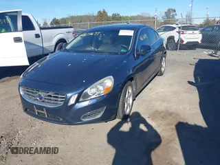 2013 Volvo S60 T5 Premier with VIN YV1612FS4D2206535, listed as a IAAI auction lot 41651699 with 141,557 mi miles. Bid and sale history available at carsss.com. Image 2.