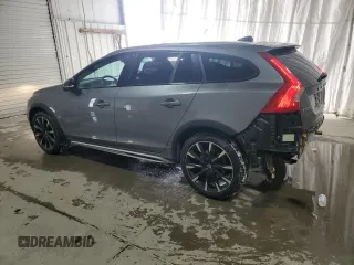 2016 Volvo V60 Cross Country T5 with VIN YV4612HK9G1008592, listed as a Copart auction lot 41995765 with 136,871 mi miles and Salvage Title. Bid and sale history available at carsss.com. Image 2.
