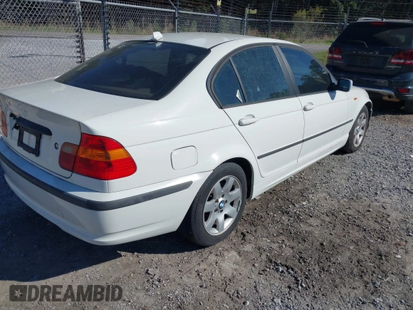 2005 BMW 3 Series 325i with VIN WBAAZ33415KP92369, listed as a IAAI auction lot 41828024 with 180,881 mi miles and . Bid and sale history available at DreamBid. Image 4.