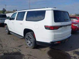 2024 Jeep Wagoneer Series II z VIN 1C4SJSBP9RS175246, wystawiony jako IAAI lot #42021015 z przebiegiem 14 087 mil mil oraz . Historia ofert i sprzedaży dostępna na DreamBid. Obrazek 3.
