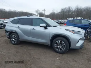 2024 Toyota Highlander LE with VIN 5TDKDRBH3RS532227, listed as a IAAI auction lot 41344982 with 10,116 mi miles and . Bid and sale history available at DreamBid. Image 13.