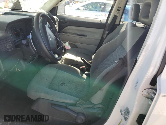 2007 Jeep Patriot Sport with VIN 1J8FT28W07D398750, listed as a Copart auction lot 44977885 with 212,185 mi miles and Non Repairable. Bid and sale history available at DreamBid. Image 7.