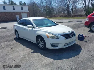 2013 Nissan Altima 2.5 SL with VIN 1N4AL3AP6DN513695, listed as a IAAI auction lot 41933132 with 183,366 mi miles. Bid and sale history available at carsss.com. Image 1.
