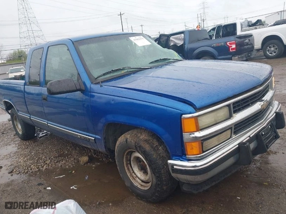 1997 Chevrolet C/K 1500 with VIN 1GCEC19R7VE138617, listed as a IAAI auction lot 41962379 with 207,486 mi miles. Bid and sale history available at carsss.com. Image 1.