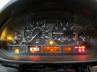 1999 BMW 3 Series 328i with VIN WBAAM5338XFR04467, listed as a Copart auction lot 41972395 with 177,164 mi miles and Salvage Title. Bid and sale history available at carsss.com. Image 9.