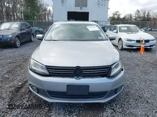 2011 Volkswagen Jetta SEL z VIN 3VWLZ7AJ0BM343973, wystawiony jako IAAI lot #40959406 z przebiegiem 84 187 mil mil oraz . Historia ofert i sprzedaży dostępna na DreamBid. Obrazek 12.