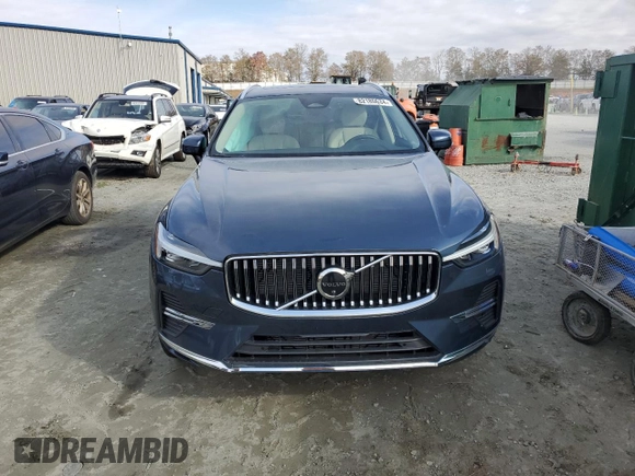 2023 Volvo XC60 Plus Bright Theme with VIN YV4L12RN5P1310991, listed as a Copart auction lot 82180634 with 6,723 mi miles and Salvage Title. Bid and sale history available at carsss.com. Image 5.