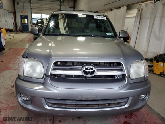 2005 Toyota Sequoia Limited with VIN 5TDBT48A25S245696, listed as a Copart auction lot 45706445 with 293,800 mi miles and Non Repairable. Bid and sale history available at carsss.com. Image 5.
