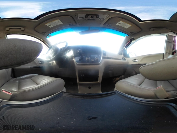2016 Toyota Sienna XLE with VIN 5TDYK3DC1GS702015, listed as a IAAI auction lot 41029507 with 71,322 mi miles. Bid and sale history available at carsss.com. Image 18.