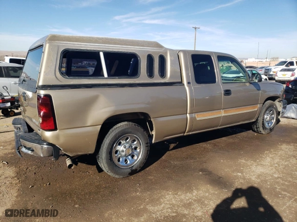 2004 Chevrolet Silverado 1500 with VIN 2GCEC19V741217833, listed as a Copart auction lot 84259754 with 233,517 mi miles and Salvage Title. Bid and sale history available at carsss.com. Image 3.