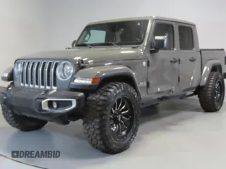 2020 Jeep Gladiator Overland z VIN 1C6HJTFG5LL169558, wystawiony jako Copart lot #60276825 z przebiegiem 102 866 mil mil oraz Czysty tytuł • Clean title. Historia ofert i sprzedaży dostępna na DreamBid. Obrazek 2.