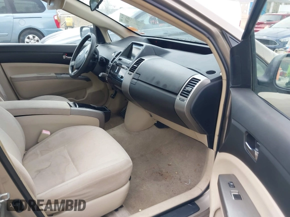 2004 Toyota Prius with VIN JTDKB22UX40033849, listed as a IAAI auction lot 41670061 with 299,999 mi miles and . Bid and sale history available at DreamBid. Image 5.