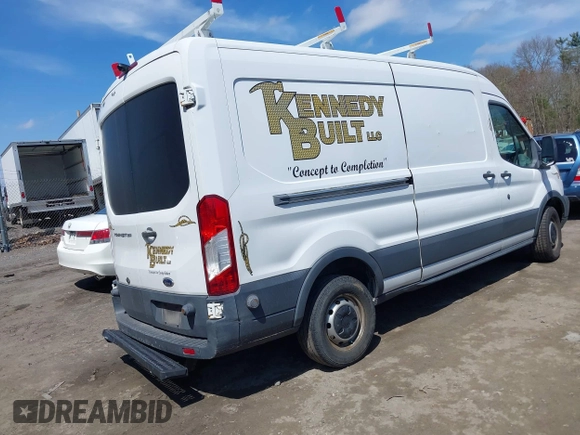 2015 Ford Transit Cargo z VIN 1FTNR2CM8FKB24259, wystawiony jako IAAI lot #42084952 z przebiegiem 124 520 mil mil oraz . Historia ofert i sprzedaży dostępna na DreamBid. Obrazek 4.