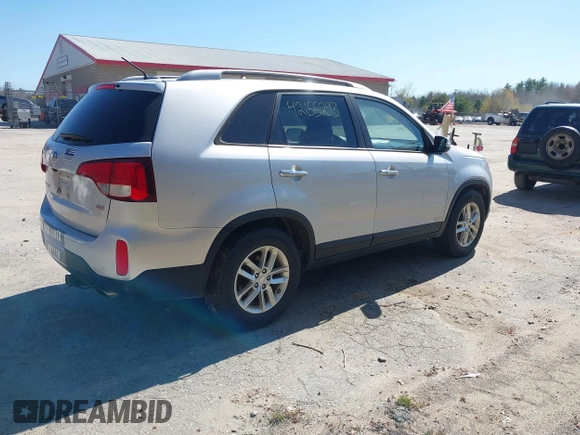 2014 Kia Sorento LX with VIN 5XYKTCA66EG506003, listed as a IAAI auction lot 42155293 with 178,956 mi miles. Bid and sale history available at carsss.com. Image 4.