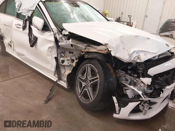 2020 Mercedes-Benz C 300 with VIN W1KWF8EB8LR582243, listed as a IAAI auction lot 41353781 with 22,015 mi miles and . Bid and sale history available at DreamBid. Image 6.
