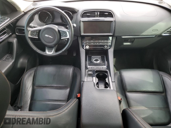 2020 Jaguar F-Pace 30t Prestige z VIN SADCK2GX9LA632858, wystawiony jako Copart lot #44627085 z przebiegiem 60 173 mil mil oraz Szkody całkowita. Historia ofert i sprzedaży dostępna na DreamBid. Obrazek 8.