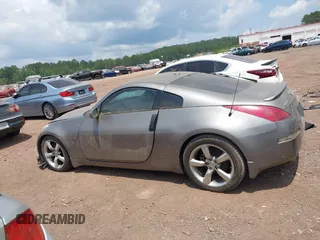 2008 Nissan 350Z Nismo z VIN JN1BZ34E88M753028, wystawiony jako IAAI lot #42410654 z przebiegiem 122 854 mil mil oraz . Historia ofert i sprzedaży dostępna na DreamBid. Obrazek 14.