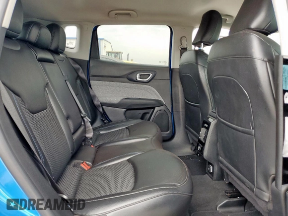 2022 Jeep Compass Latitude z VIN 3C4NJCBB5NT139019, wystawiony jako Copart lot #57121185 z przebiegiem 30 894 mil mil oraz Nie do naprawy • Non repairable. Historia ofert i sprzedaży dostępna na DreamBid. Obrazek 11.