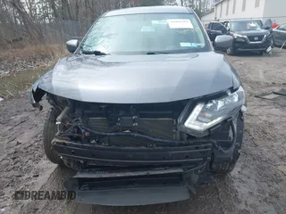 2018 Nissan Rogue SV with VIN KNMAT2MV7JP556828, listed as a IAAI auction lot 41998599 with 133,656 mi miles and . Bid and sale history available at carsss.com. Image 12.