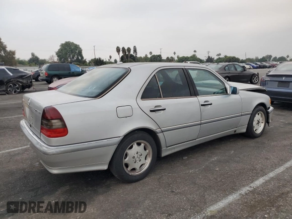 2000 Mercedes-Benz C 230 Kompressor with VIN WDBHA24G4YF929022, listed as a Copart auction lot 76266134 with 197,452 mi miles and Clean Title. Bid and sale history available at carsss.com. Image 3.