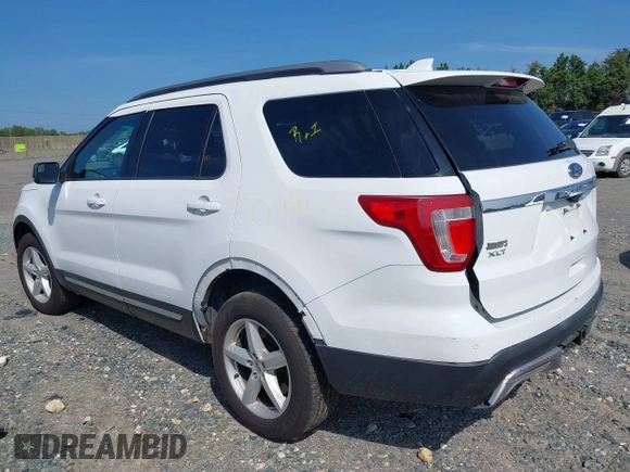 2017 Ford Explorer XLT z VIN 1FM5K8D81HGB28258, wystawiony jako IAAI lot #42613757 z przebiegiem 89 694 mil mil oraz . Historia ofert i sprzedaży dostępna na DreamBid. Obrazek 3.