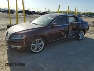 2013 Volkswagen Passat SE z VIN 1VWBN7A38DC094268, wystawiony jako Copart lot #54378765 z przebiegiem 172 105 mil mil oraz Czysty tytuł • Clean title. Historia ofert i sprzedaży dostępna na DreamBid. Obrazek 1.