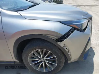 2022 Lexus NX 350 Premium z VIN 2T2GGCEZ1NC008202, wystawiony jako IAAI lot #42438898 z przebiegiem 14 729 mil mil oraz . Historia ofert i sprzedaży dostępna na DreamBid. Obrazek 6.