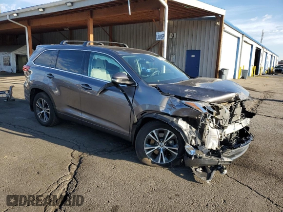 2018 Toyota Highlander LE с VIN 5TDBZRFH6JS817777, выставлен на аукционе Copart как лот 56344485 с пробегом 73 580 миль миль и Списание • Salvage title. История ставок и продаж доступна на DreamBid. Изображение 4.