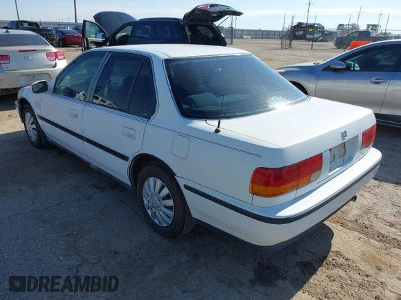 1993 Honda Accord z VIN 1HGCB765XPA035041, wystawiony jako IAAI lot #42220779 z przebiegiem 322 426 mil mil oraz . Historia ofert i sprzedaży dostępna na DreamBid. Obrazek 3.