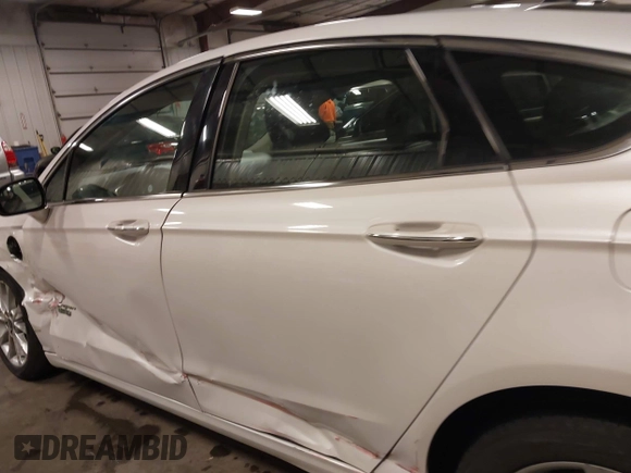 2018 Ford Fusion Energi SE with VIN 3FA6P0PU9JR264257, listed as a IAAI auction lot 41587659 with 85,832 mi miles. Bid and sale history available at carsss.com. Image 15.