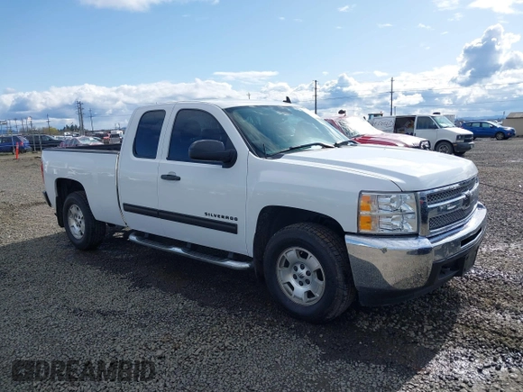 2013 Chevrolet Silverado 1500 LT with VIN 1GCRKSE72DZ375571, listed as a IAAI auction lot 41935839 with 81,696 mi miles and . Bid and sale history available at DreamBid. Image 1.