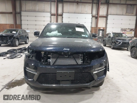 2024 Jeep Grand Cherokee с VIN 1C4RJYB65R8582910, выставлен на аукционе IAAI как лот 41719656 с пробегом 9 176 миль миль и . История ставок и продаж доступна на DreamBid. Изображение 13.